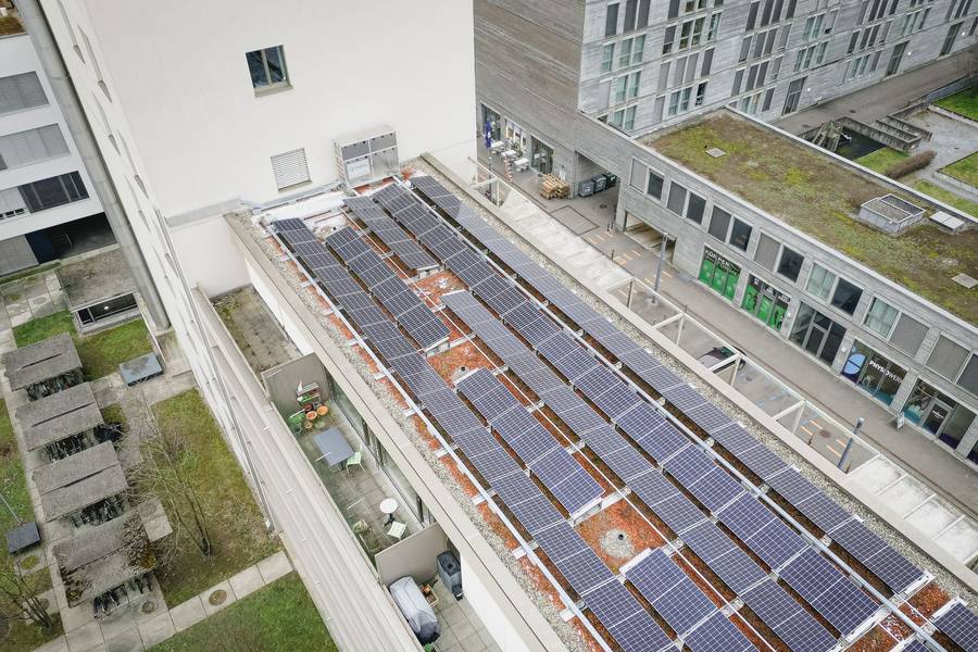 224,40 kWp mehr – Anlage auf einem Gebäudekomplex mit Dachbegründung in Winterthur