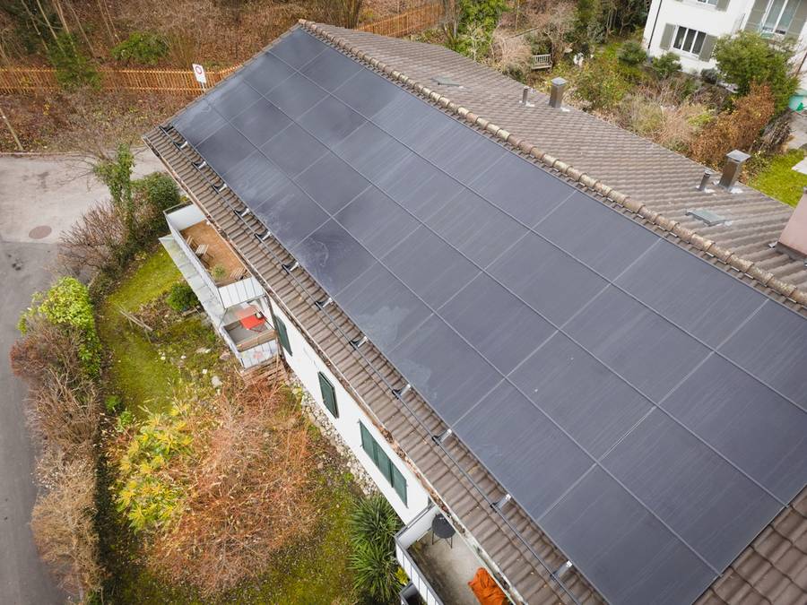 17,2 kWp mehr – Anlagen auf einem Mehrfamilienhaus mit einem Schrägdach in Winterthur