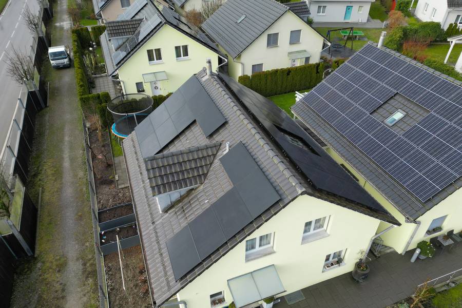 17.28 kWp mehr – Anlage auf einem Einfamilienhaus mit einem Ziegeldach in Neftenbach