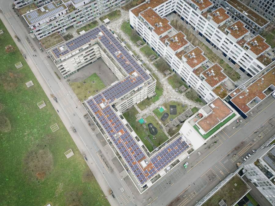 224,40 kWp mehr – Anlage auf einem Gebäudekomplex mit Dachbegründung in Winterthur
