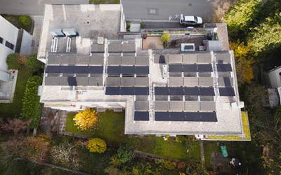 24,75 kWp mehr – Anlage auf einem Mehrfamilienhaus mit einem Flachdach in Winterthur