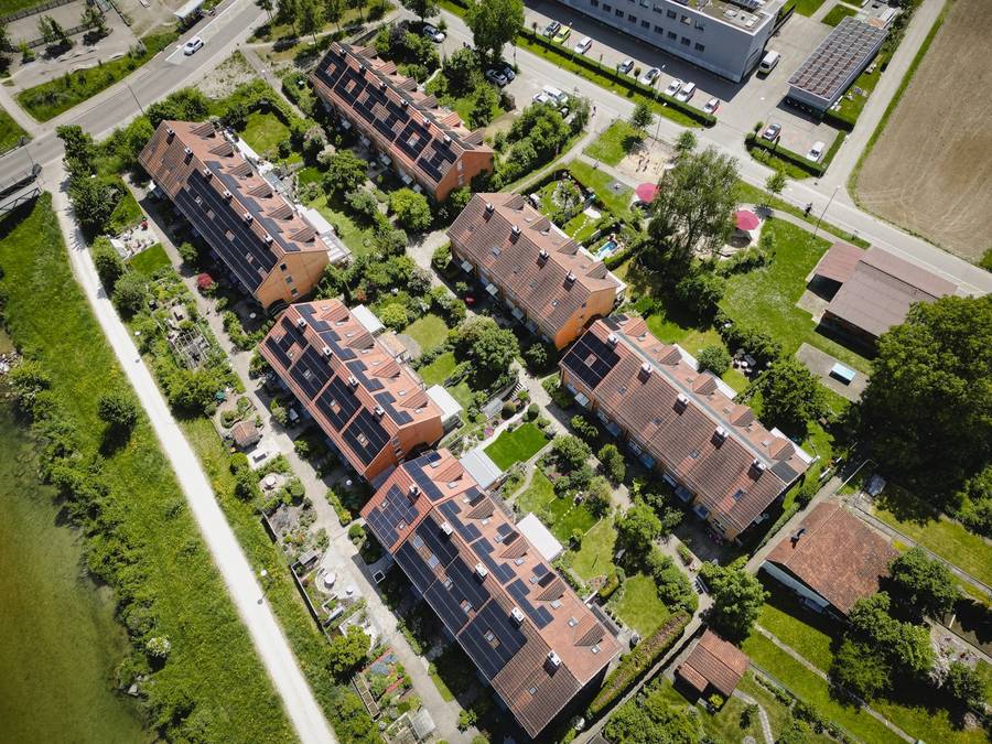 133,1 kWp mehr – Anlage auf mehreren Reiheneinfamilienhäuser mit Ziegeldach in Winterthur