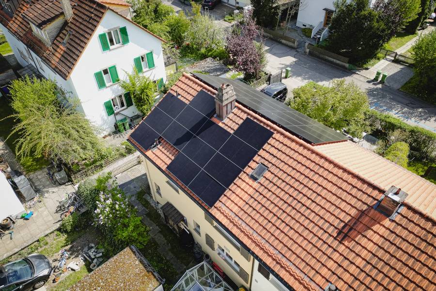 15.35 kWp mehr – Anlage auf einem Einfamilienhaus mit einem Ziegeldach in Winterthur