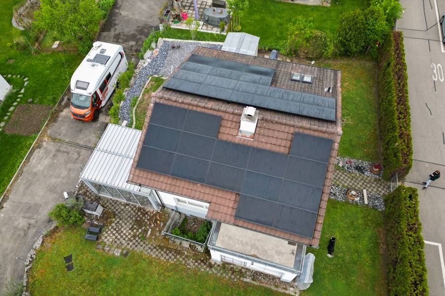 14.88 kWp mehr – Anlage auf einem Einfamilienhaus mit einem Ziegeldach in Neftenbach