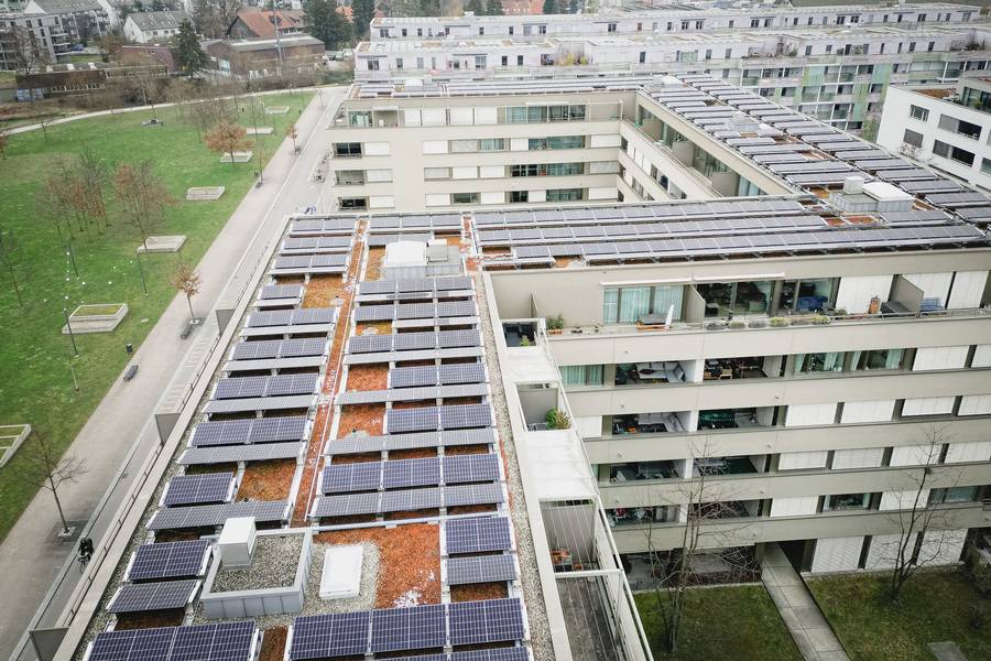 224,40 kWp mehr – Anlage auf einem Gebäudekomplex mit Dachbegründung in Winterthur