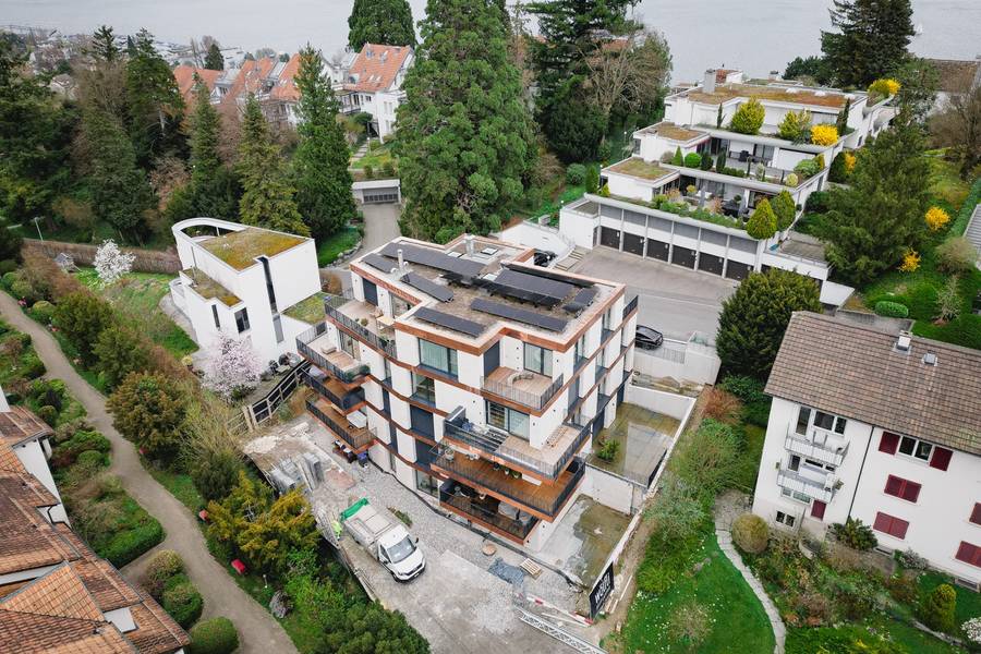 18,20 kWp mehr – Anlage auf einem Mehrfamilienhaus mit einem Flachdach in Kilchberg