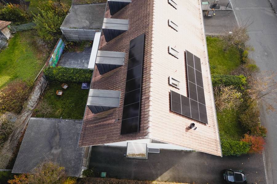 8,37 kWp mehr – Anlage auf einem Doppeleinfamilienhaus mit Ziegeldach in Winterthur